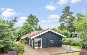 4 Bedroom Gorgeous Home In Hornbæk in Hornbæk